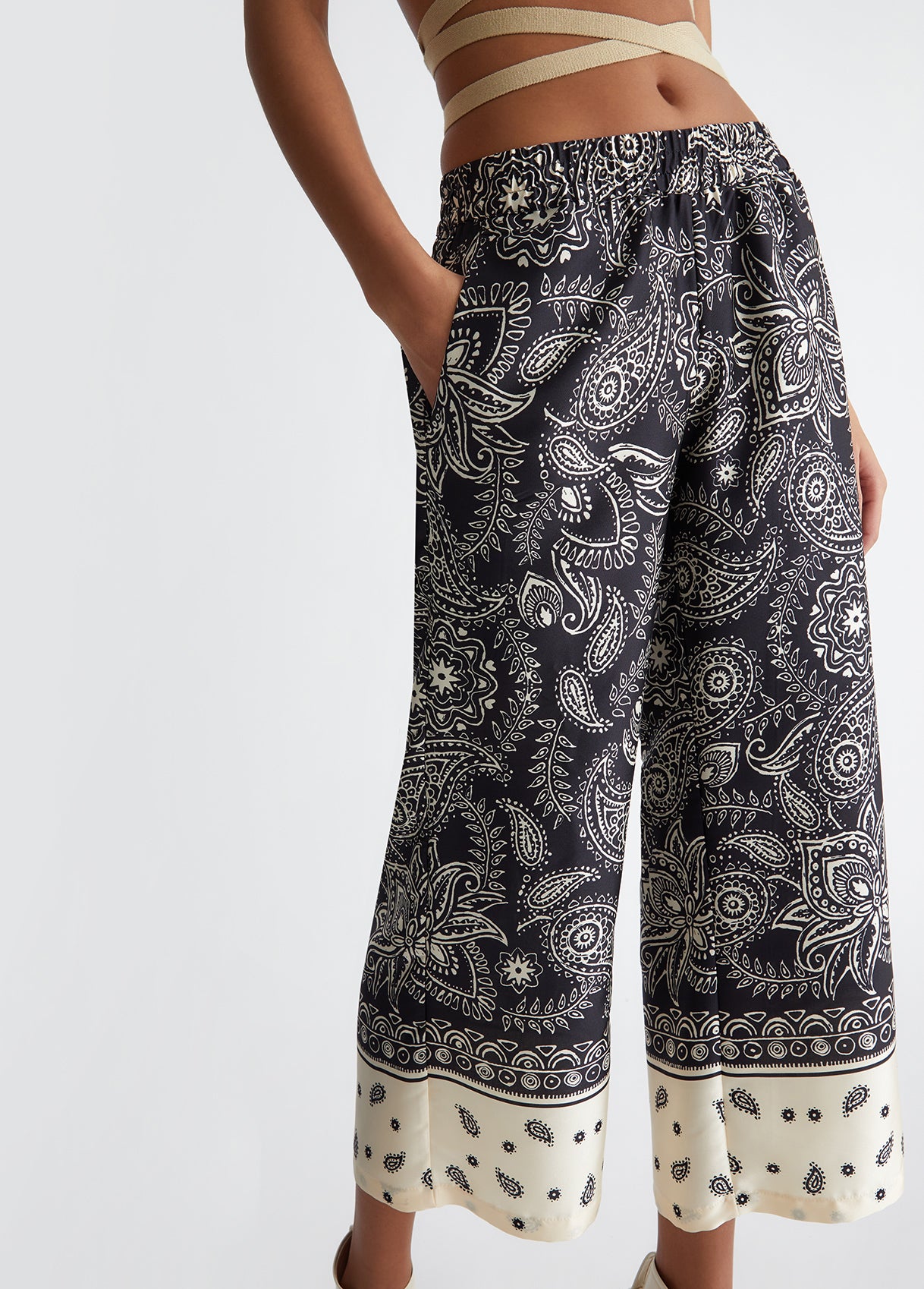 MA4407T6660N938544-bandanna print