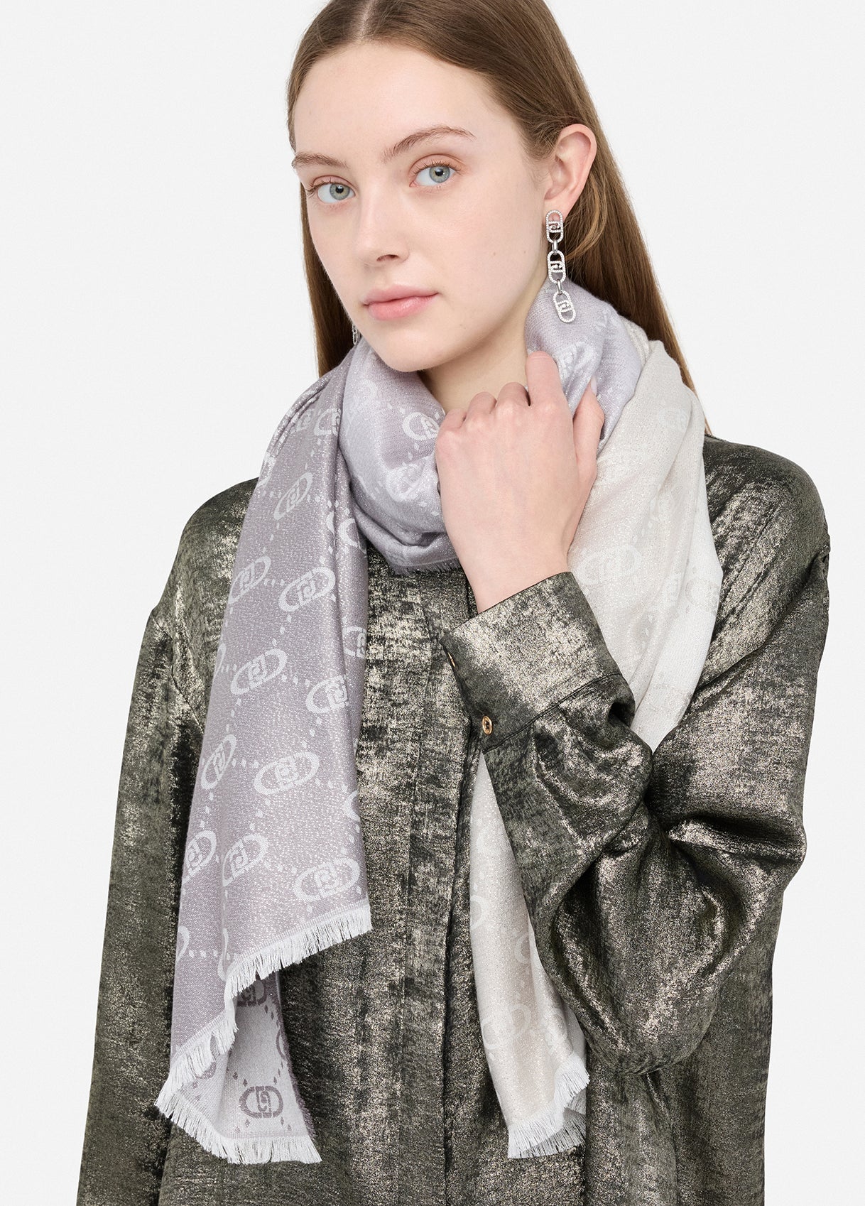 2F5043T030000532T.U.-silver tone