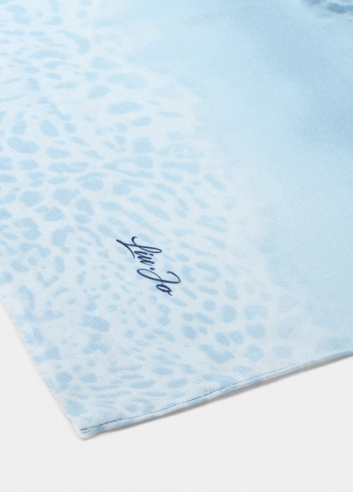 2F5066T030074015T.U.-light blue
