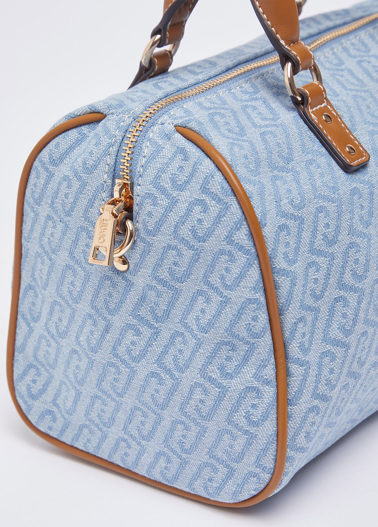 AA6052T379A09C45T.U.-light blue