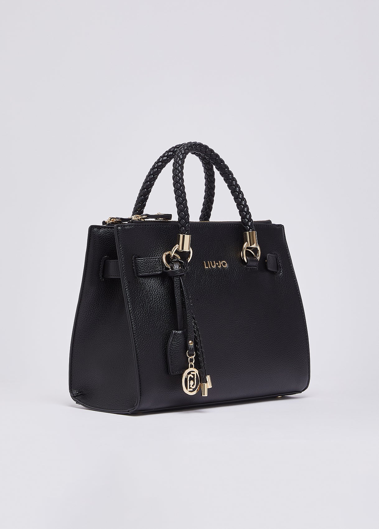 AA6069E101222222T.U.-black