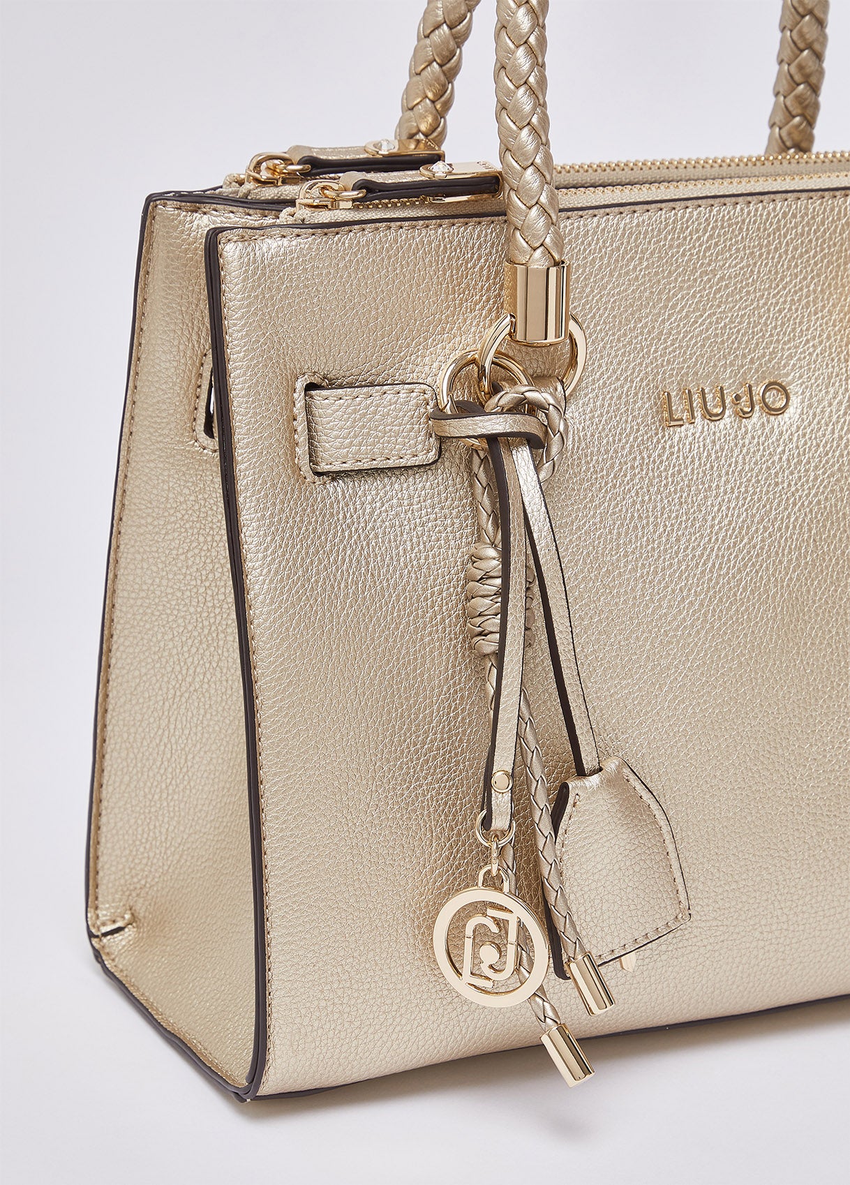 AA6069E101290048T.U.-light gold