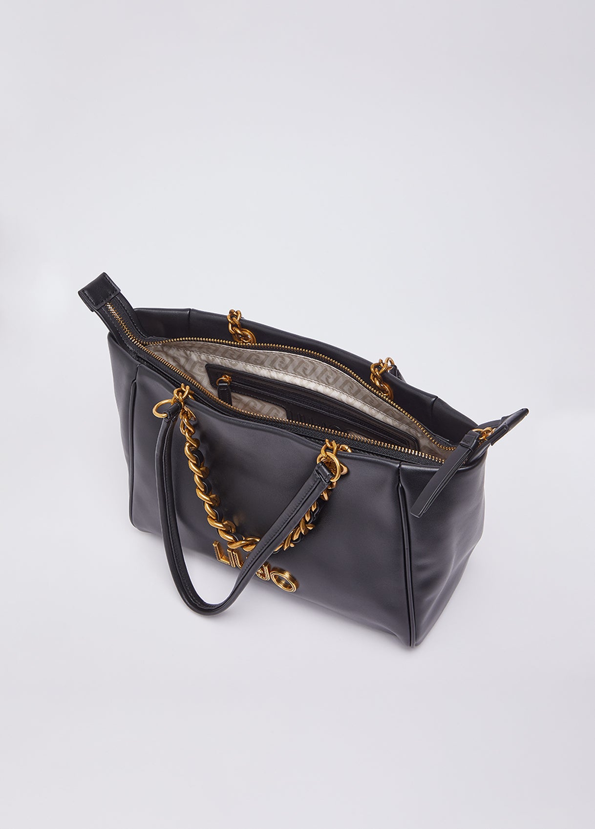 AA6117E095822222T.U.-black