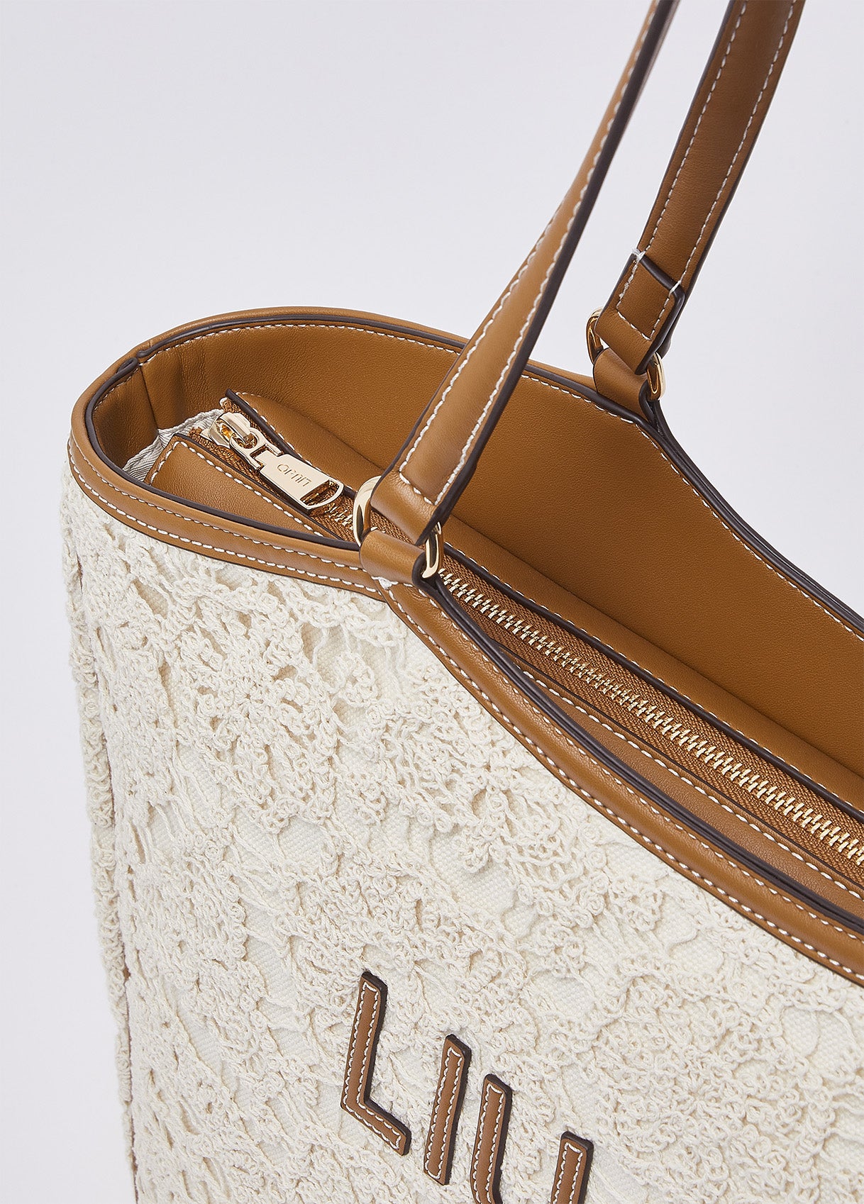 AA6208J3865X0459T.U.-cream
