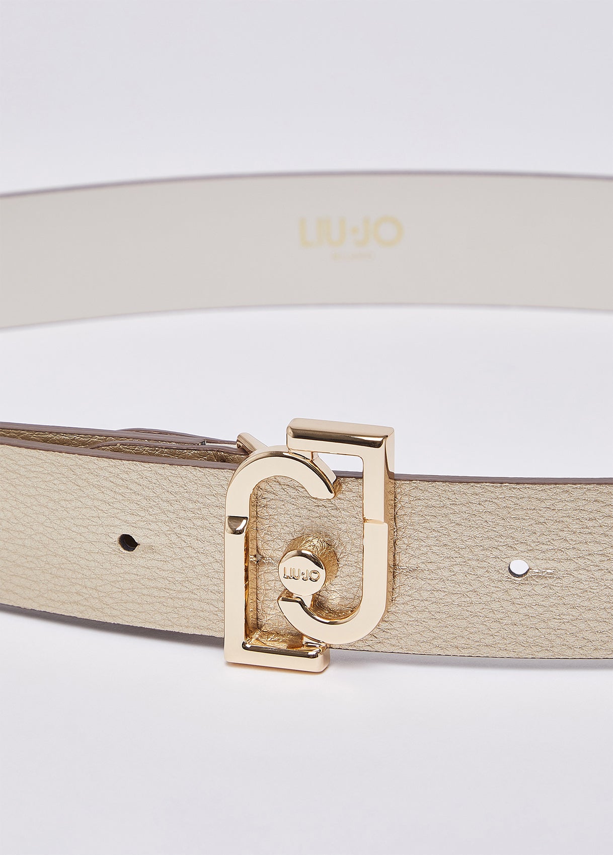 AA6235E101290048T.U.-light gold
