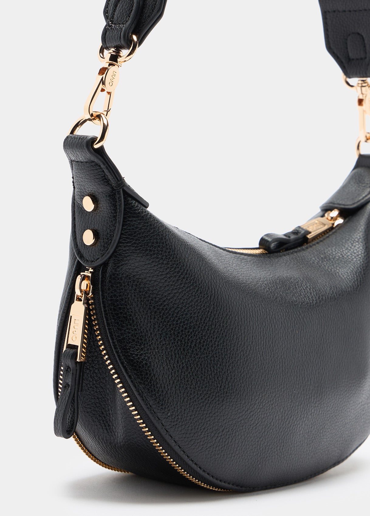AF5043E005822222T.U.-black