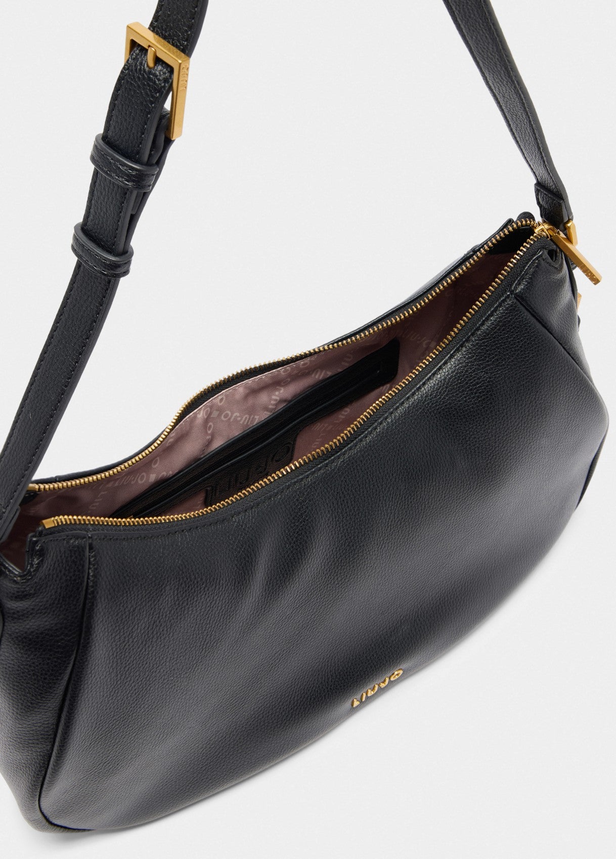 AF5047E005822222T.U.-black