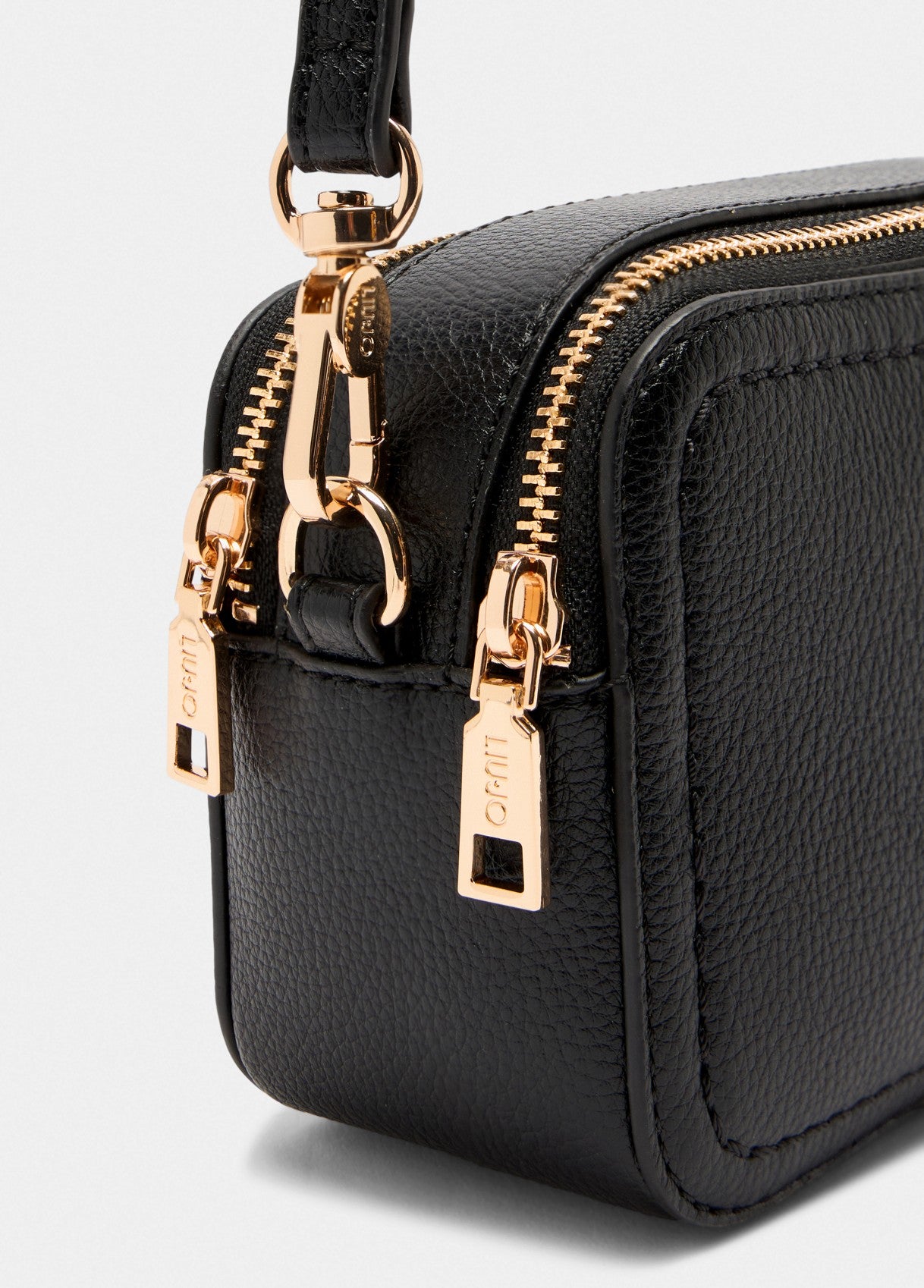 AF5100E005822222T.U.-black