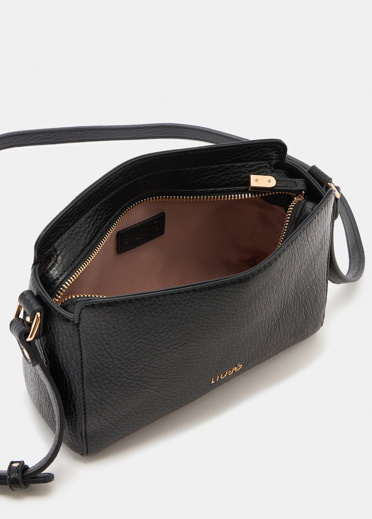 AF5161E002722222T.U.-black