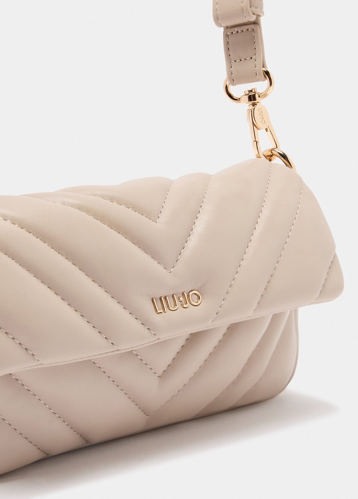 AF5190E042651308T.U.-light beige