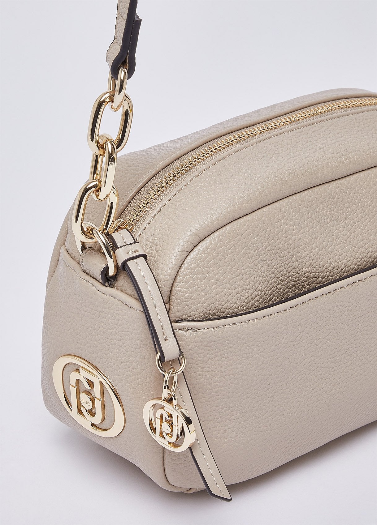 AF6040ES03951308T.U.-white