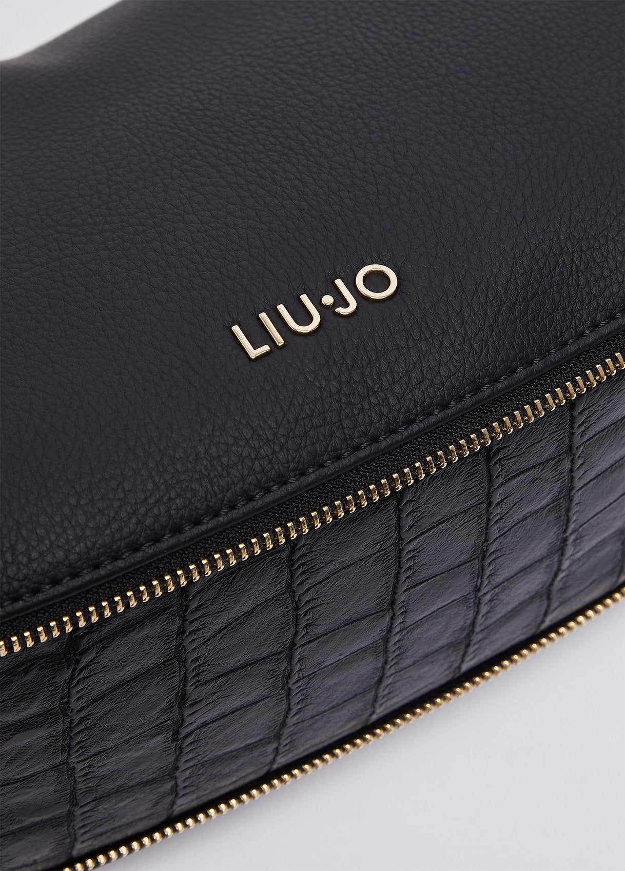 AF6043E114222222T.U.-black
