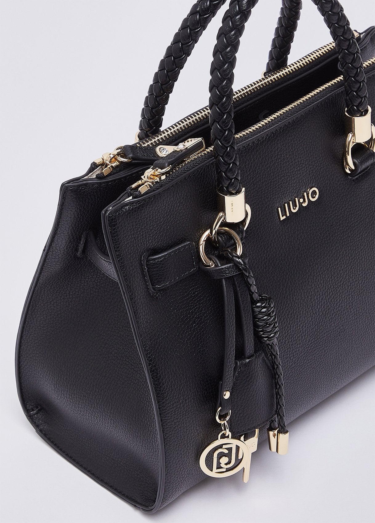 AF6069E101922222T.U.-black