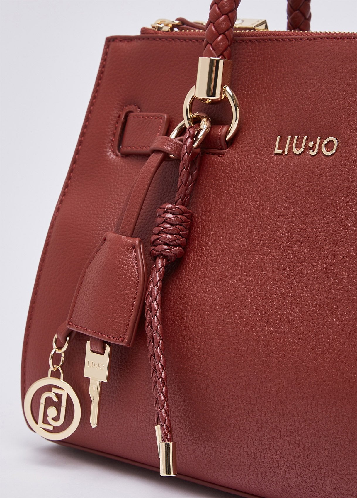 AF6069E101991543T.U.-red