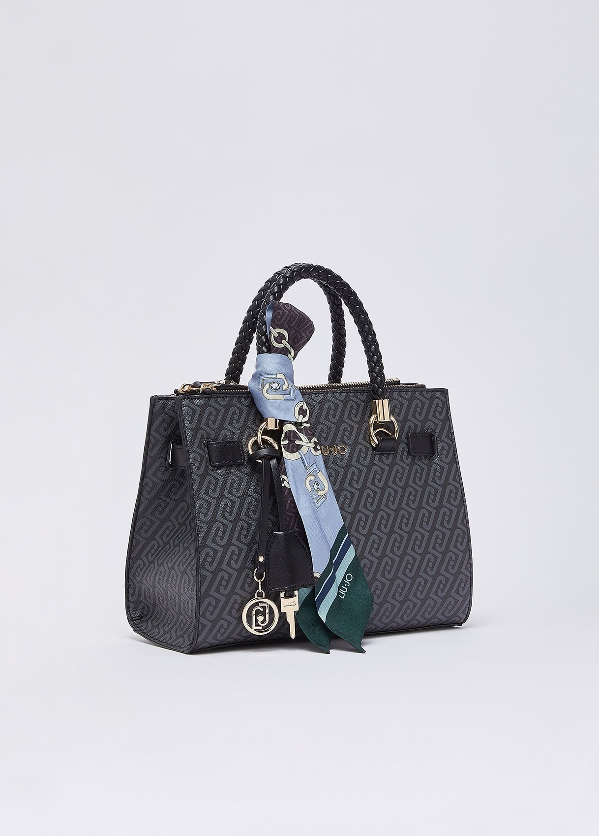 AF6069E113722222T.U.-black
