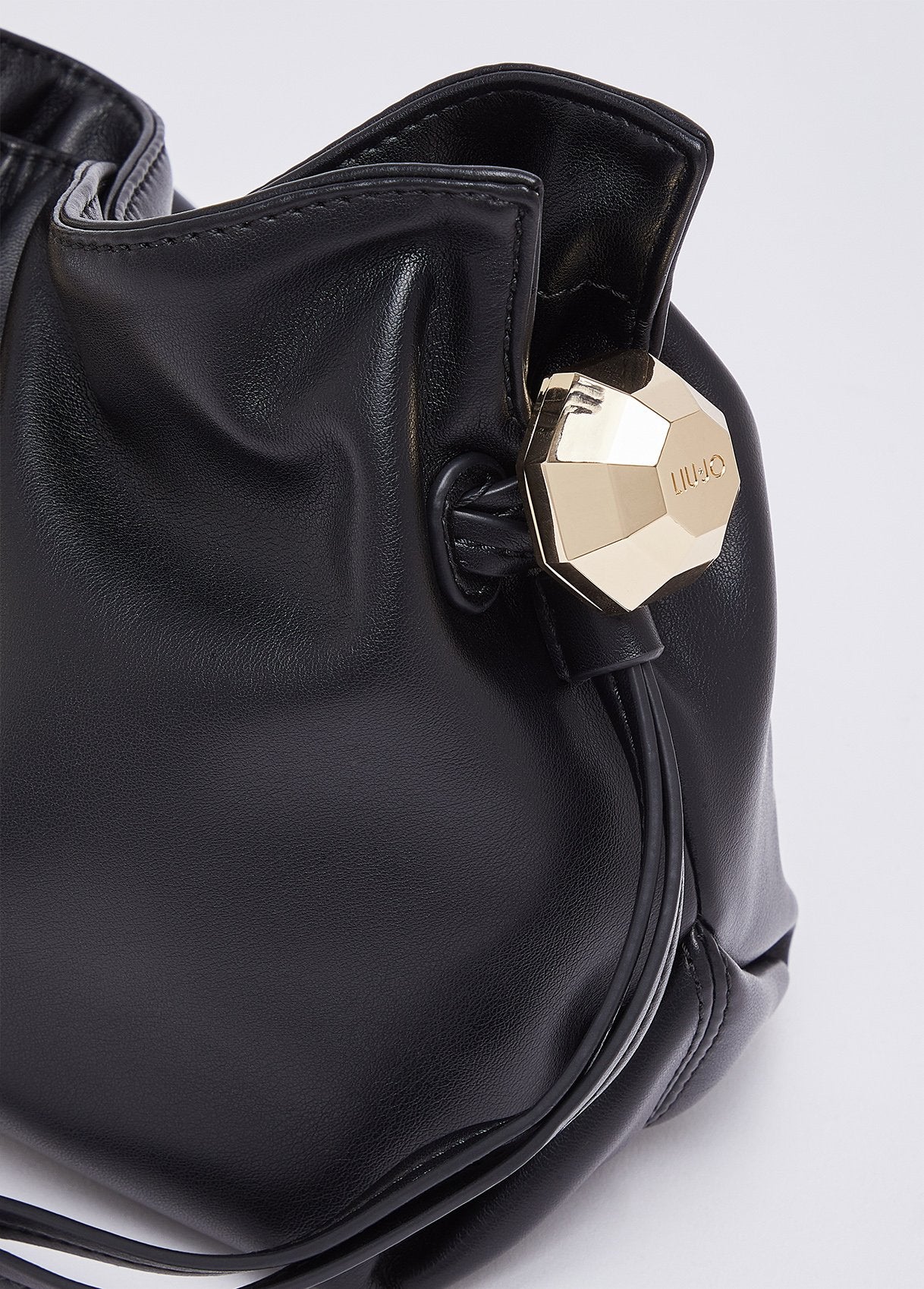 AF6099E106522222T.U.-black