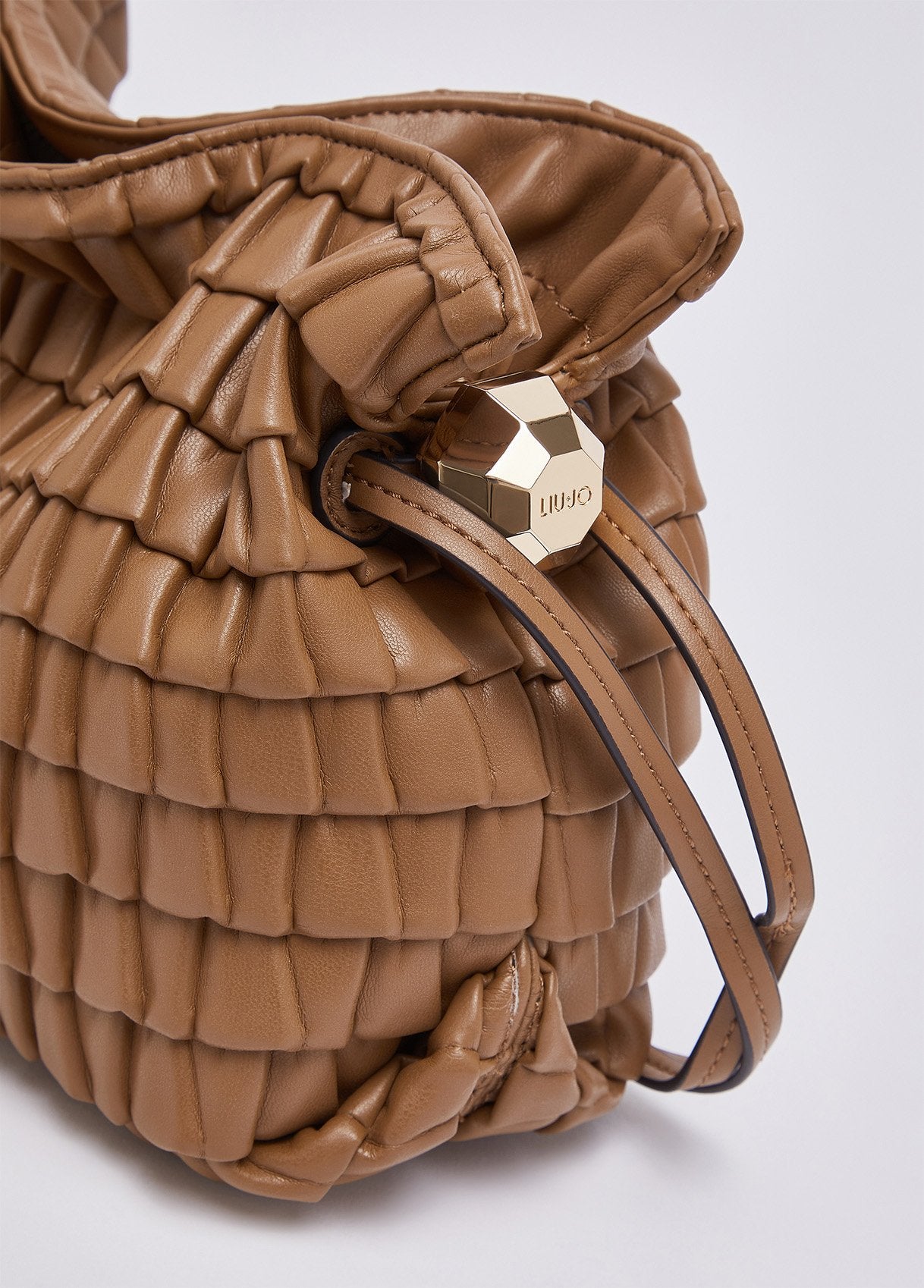 AF6099E116981140T.U.-beige
