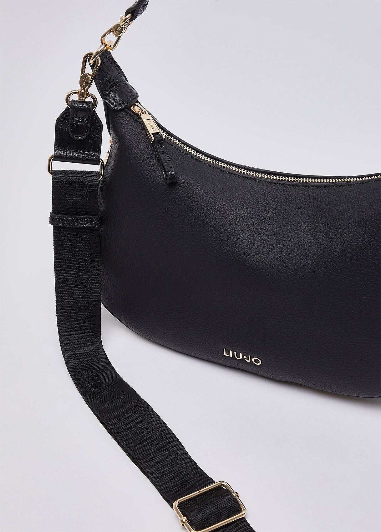 AF6133E114222222T.U.-black