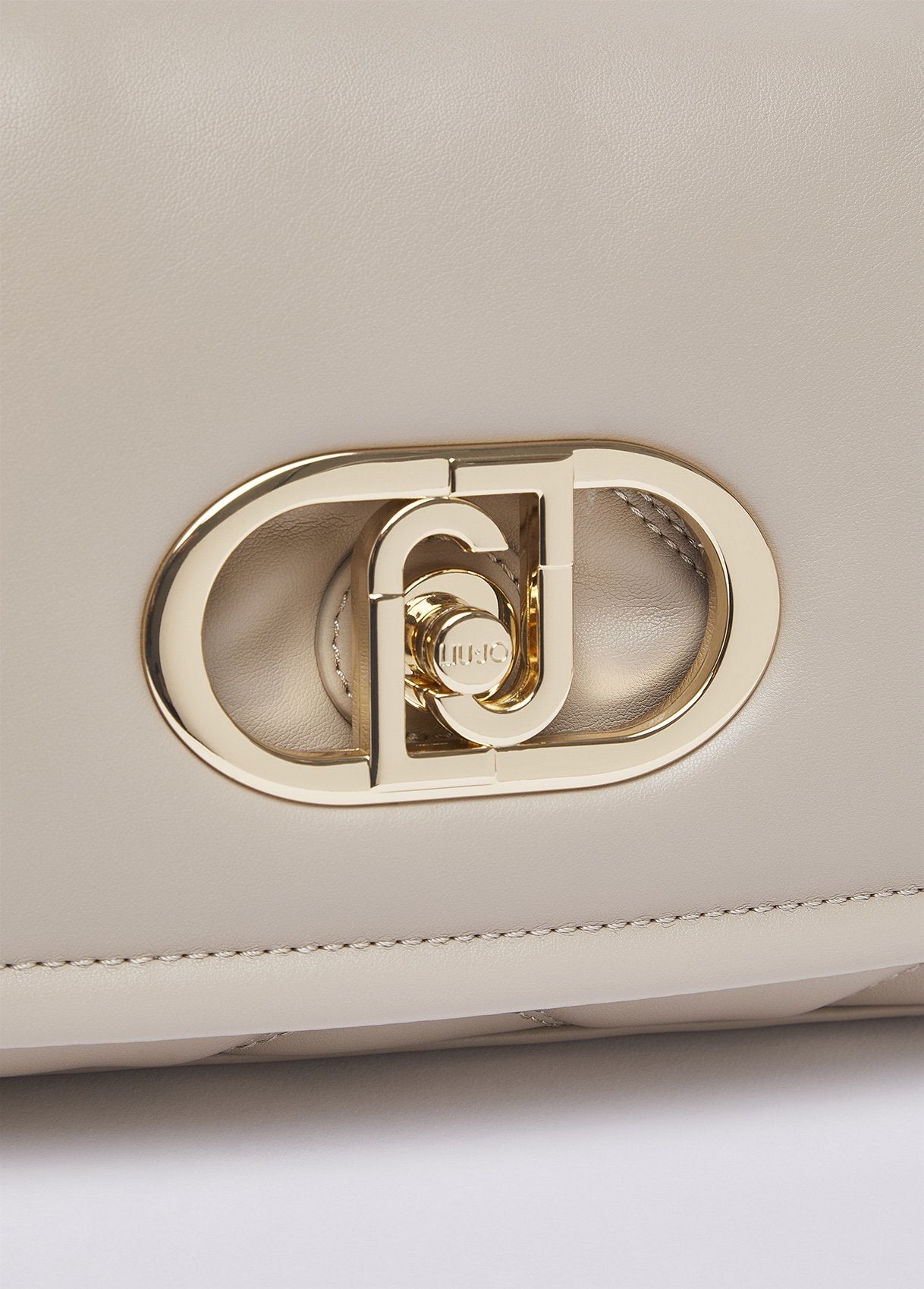 AF6148E116651308T.U.-white
