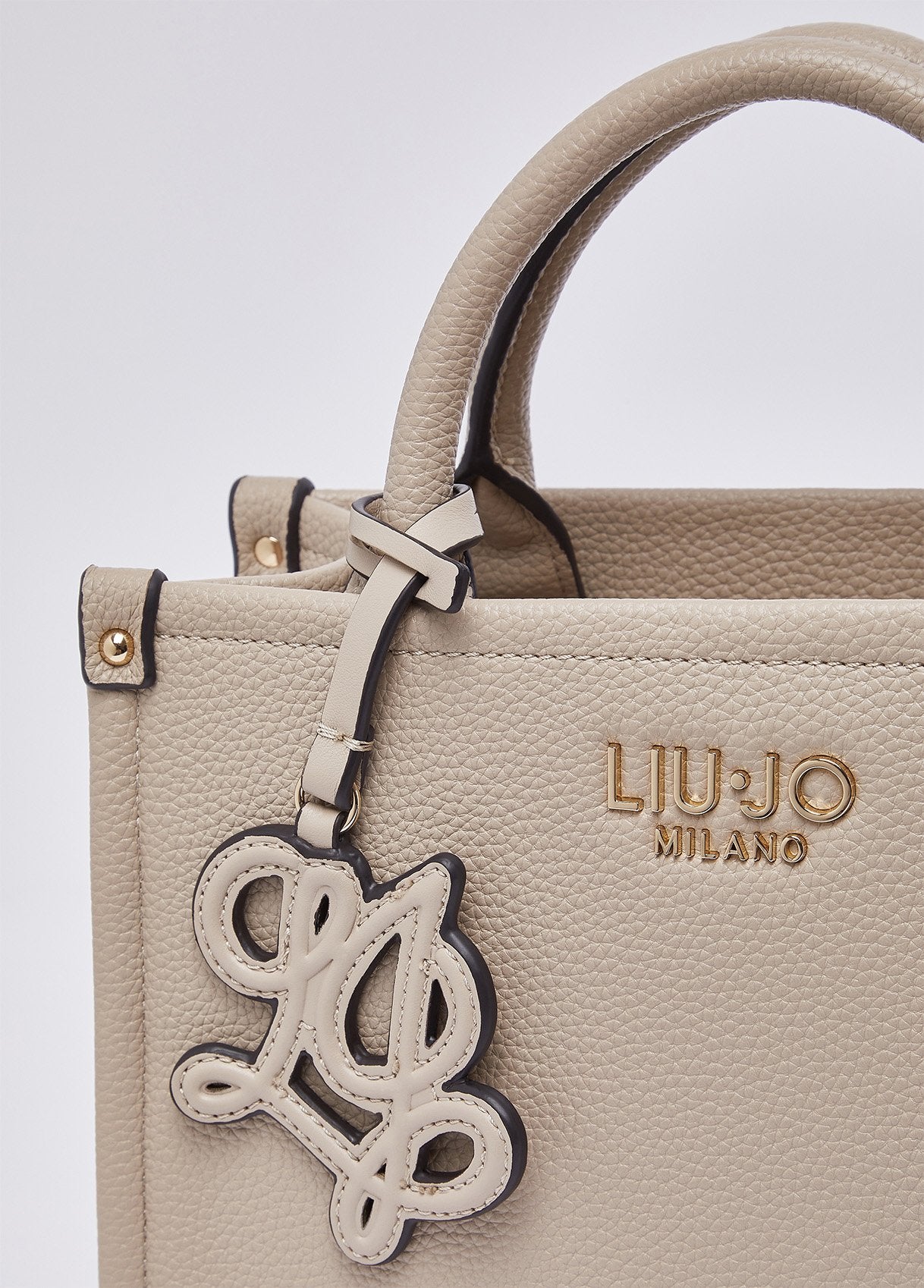 AF6192ES03951308T.U.-white