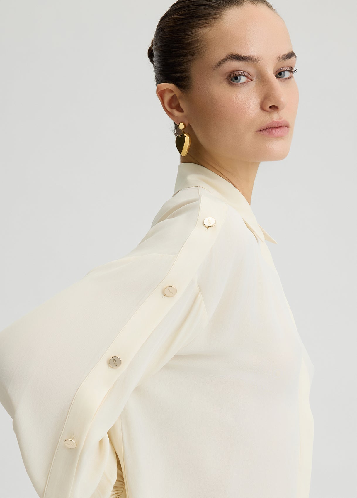 CA5397T1963X065742-white