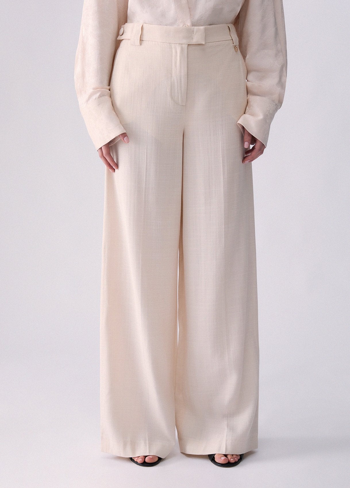 PF6018T738AX079342-cream
