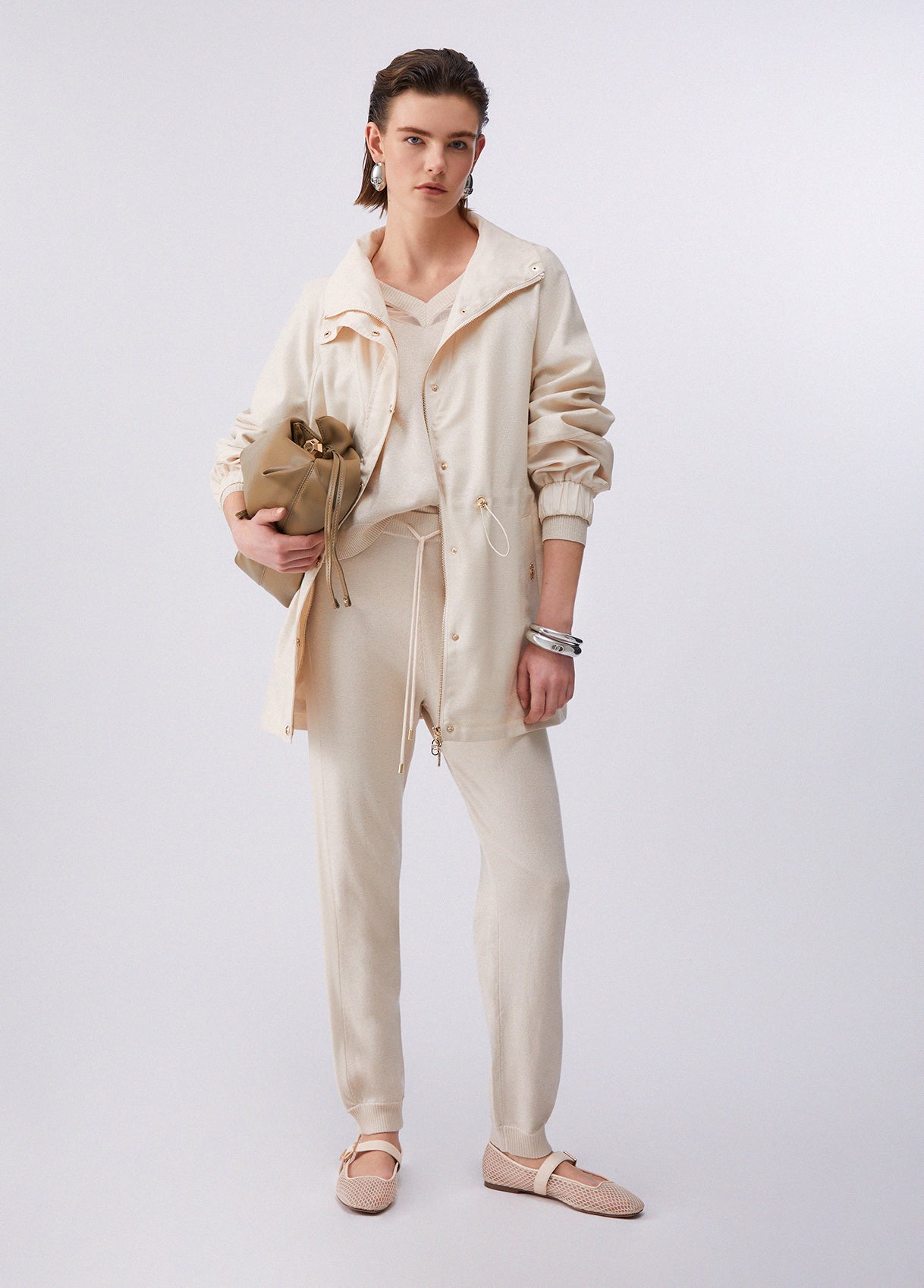 TA6149T327AC3900XXS-Milky white
