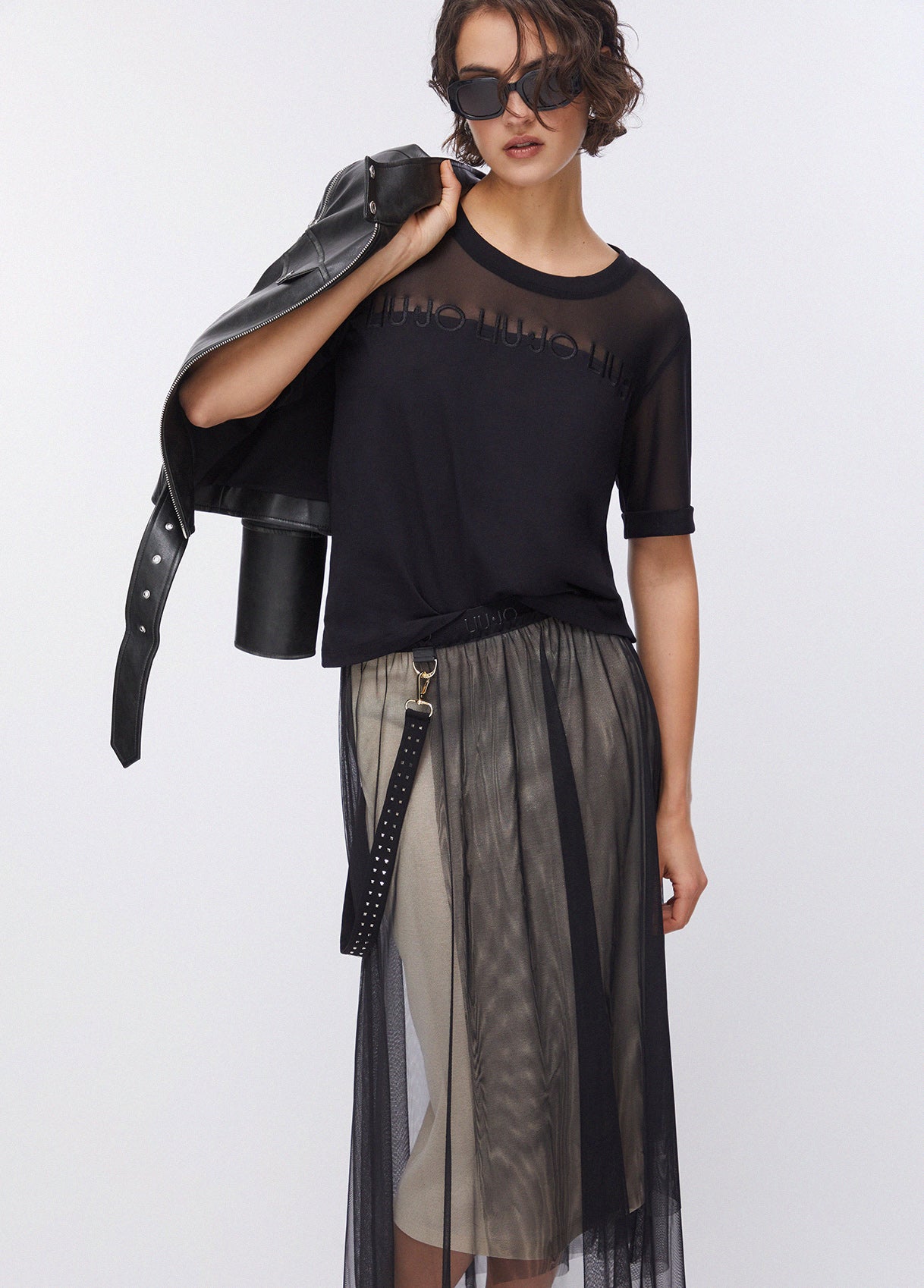 TA6165J5433C3881XXS-black