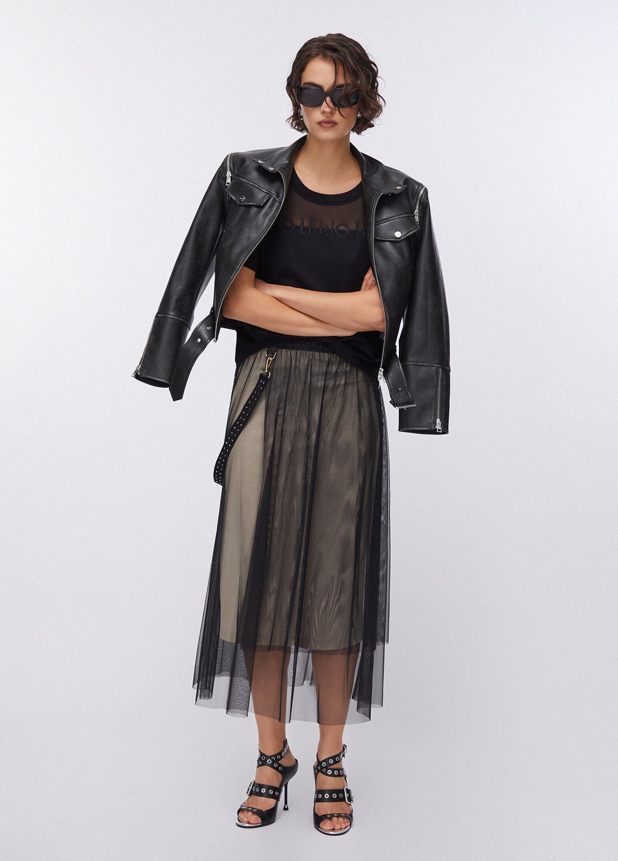 TA6165J5433C3881XXS-black