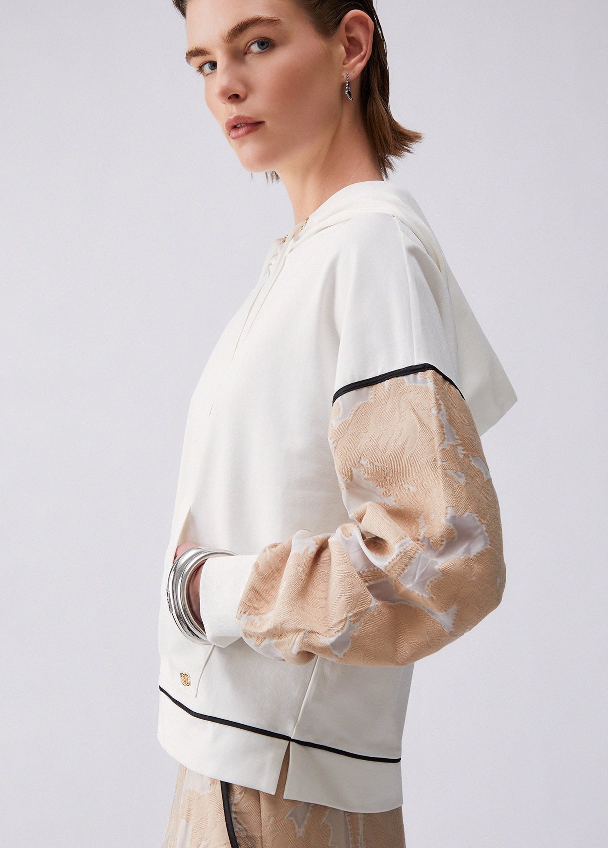 TA6198FS090C3883XXS-beige