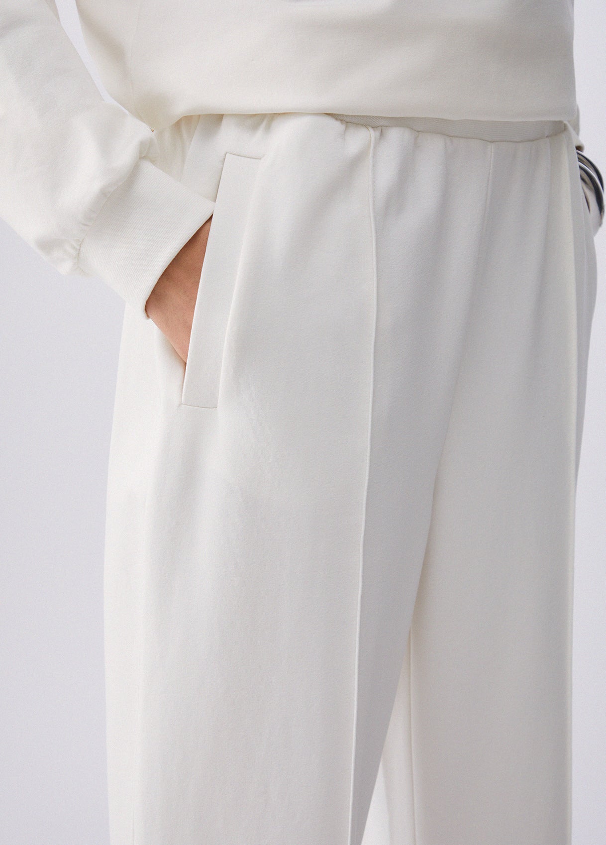 TA6211FS09010105XXS-milky white
