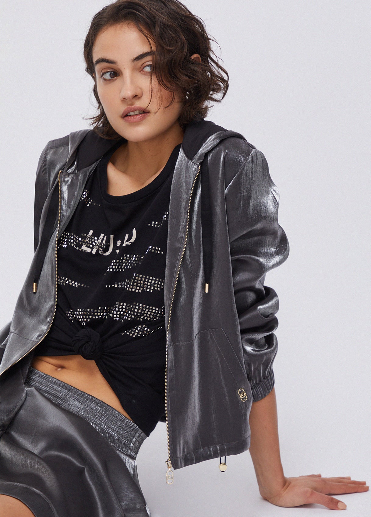 TA6265JS923S9053XXS-black