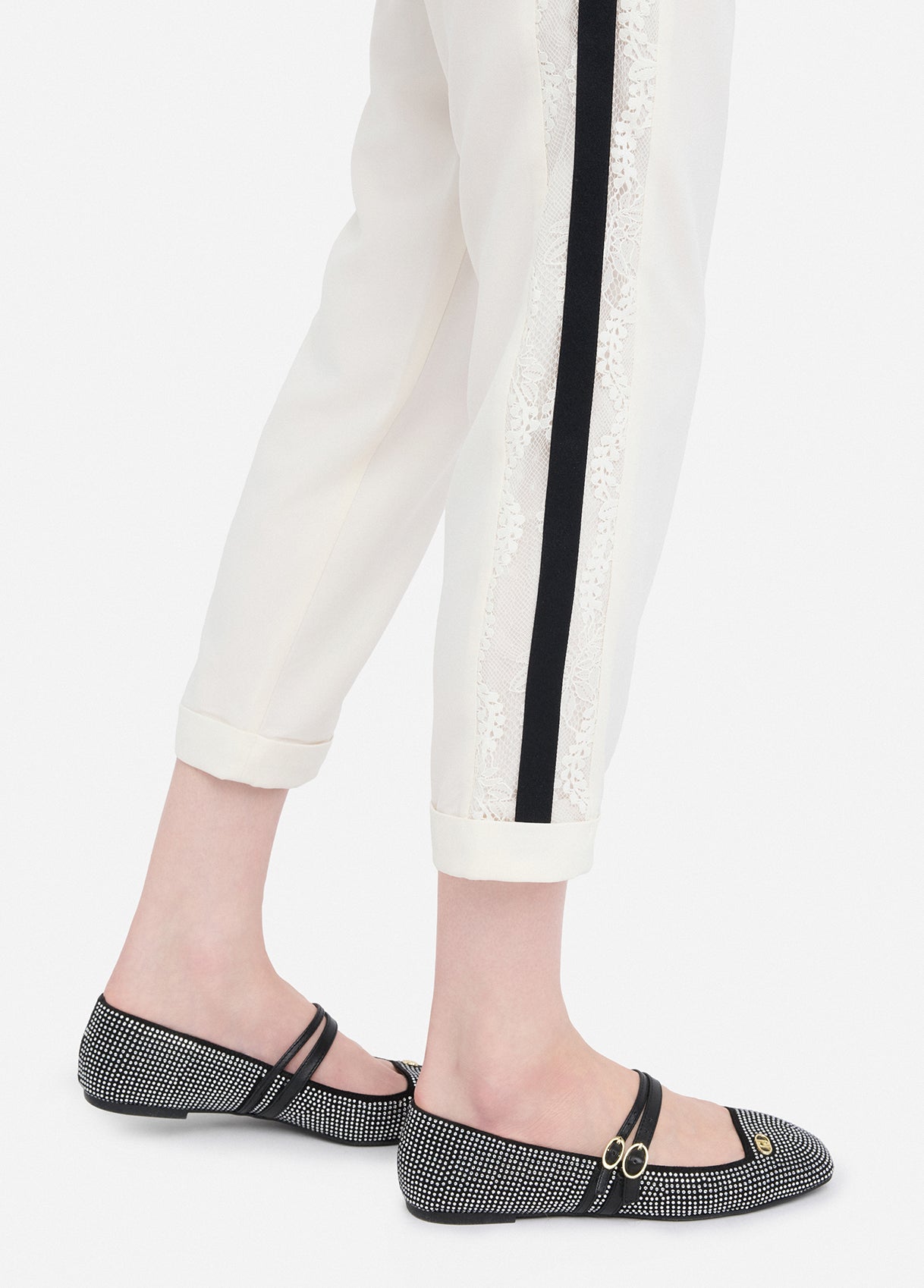 TF5132TS423C3768XXS-Milky white