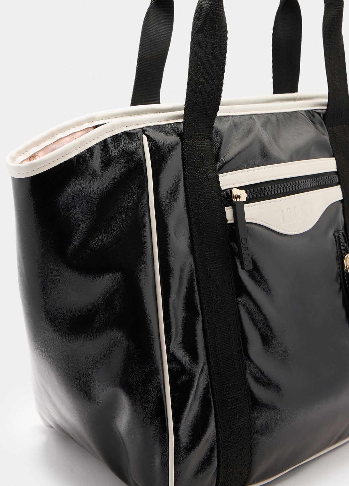 TF5137E103222222T.U.-black