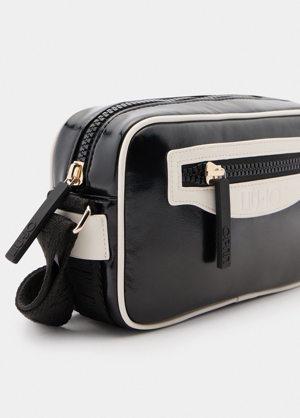 TF5138E103222222T.U.-black
