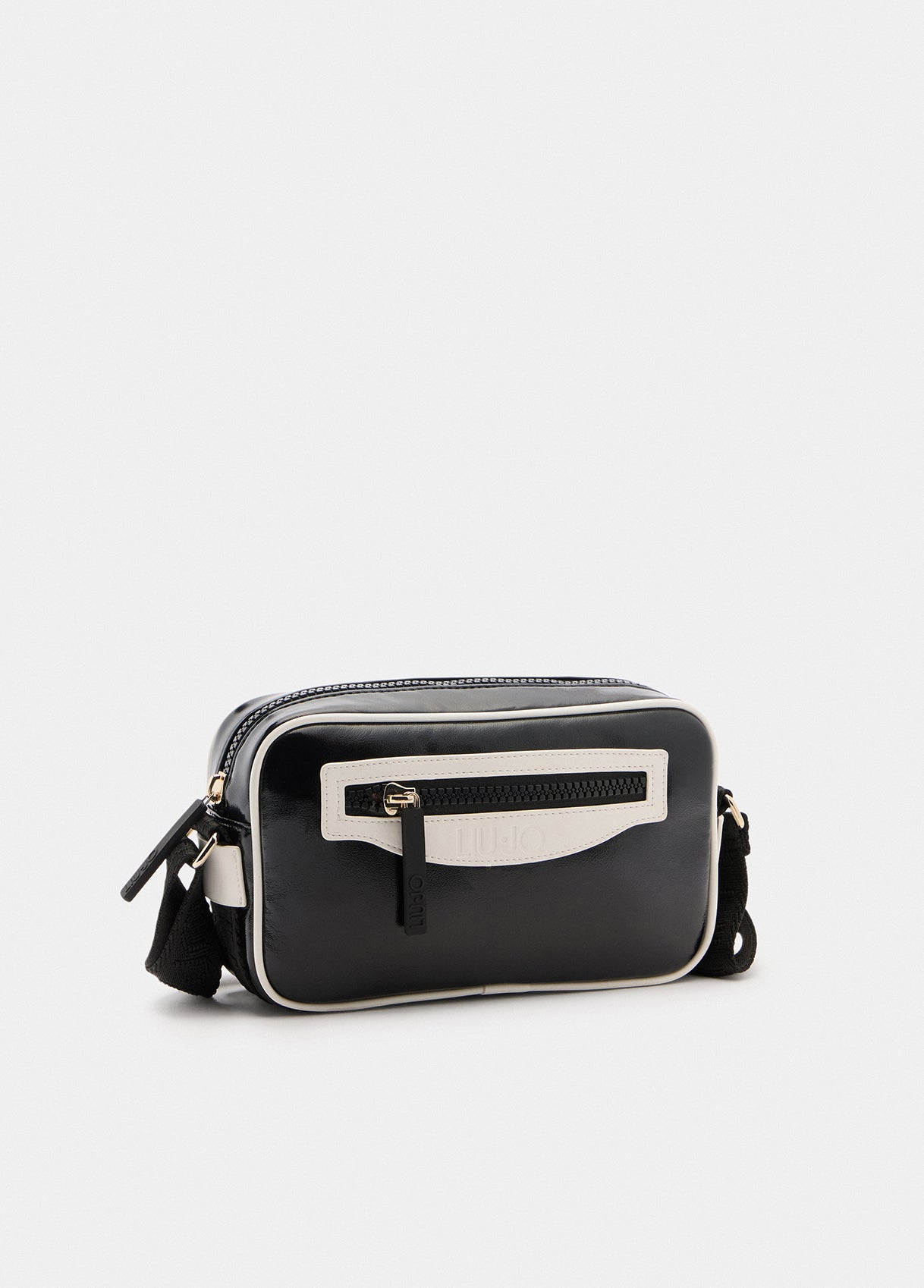 TF5138E103222222T.U.-black