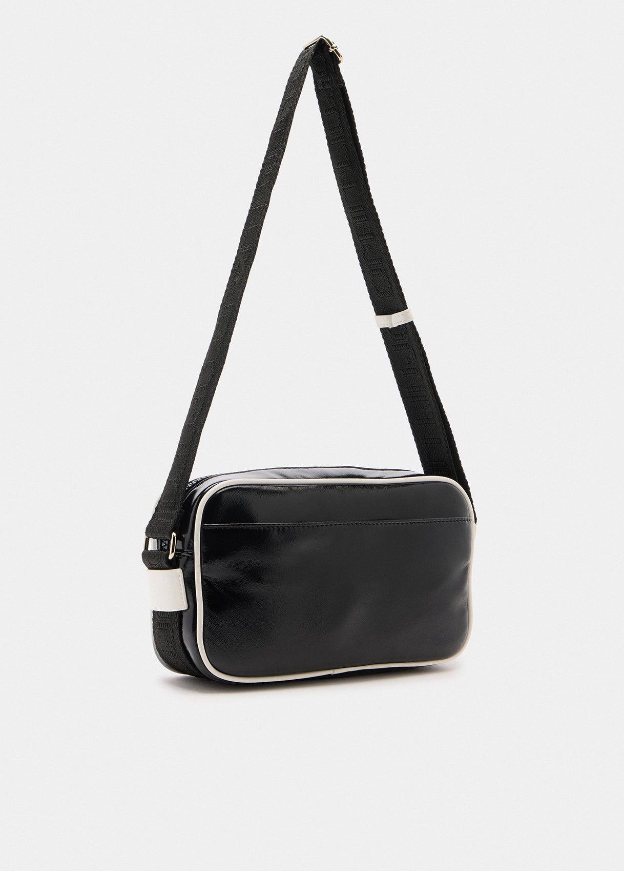 TF5138E103222222T.U.-black