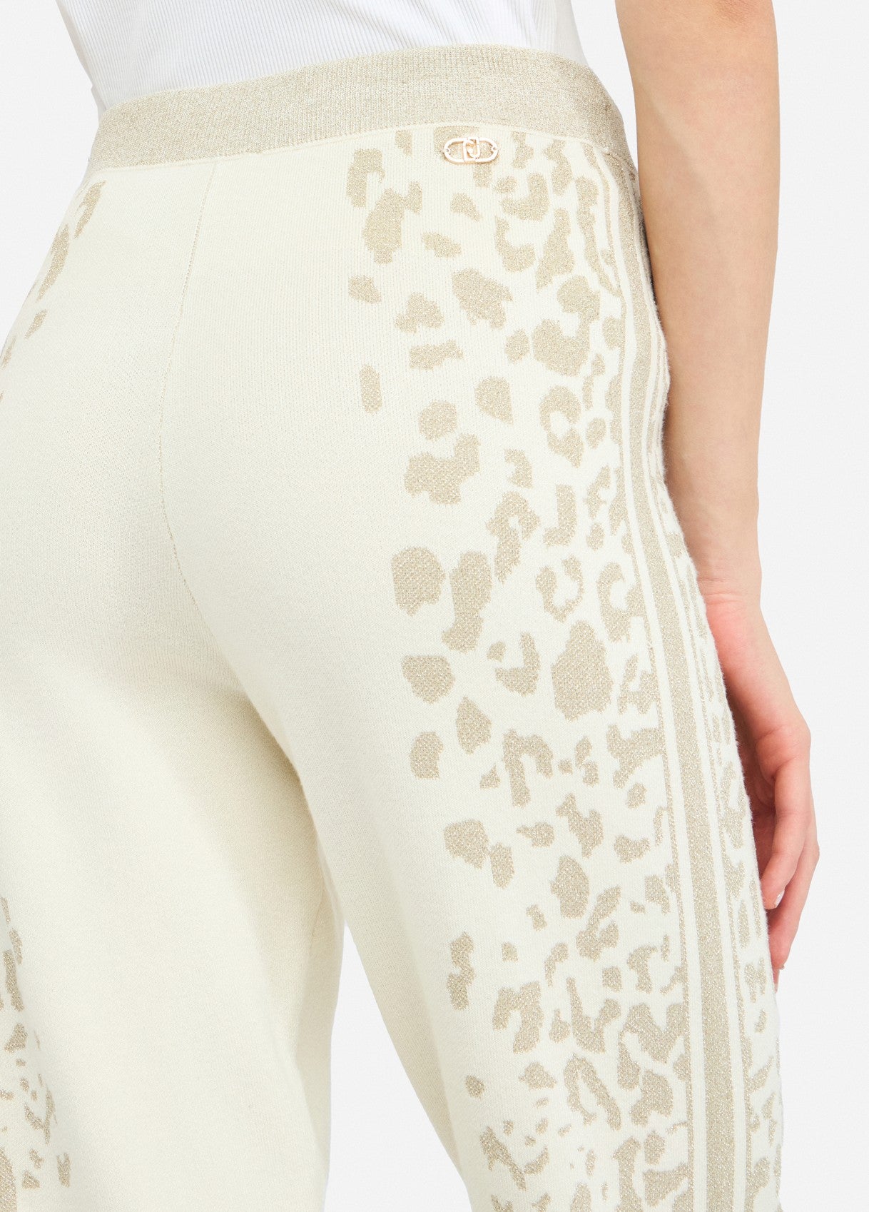 TF5174MS49IA4351XXS-Milky white