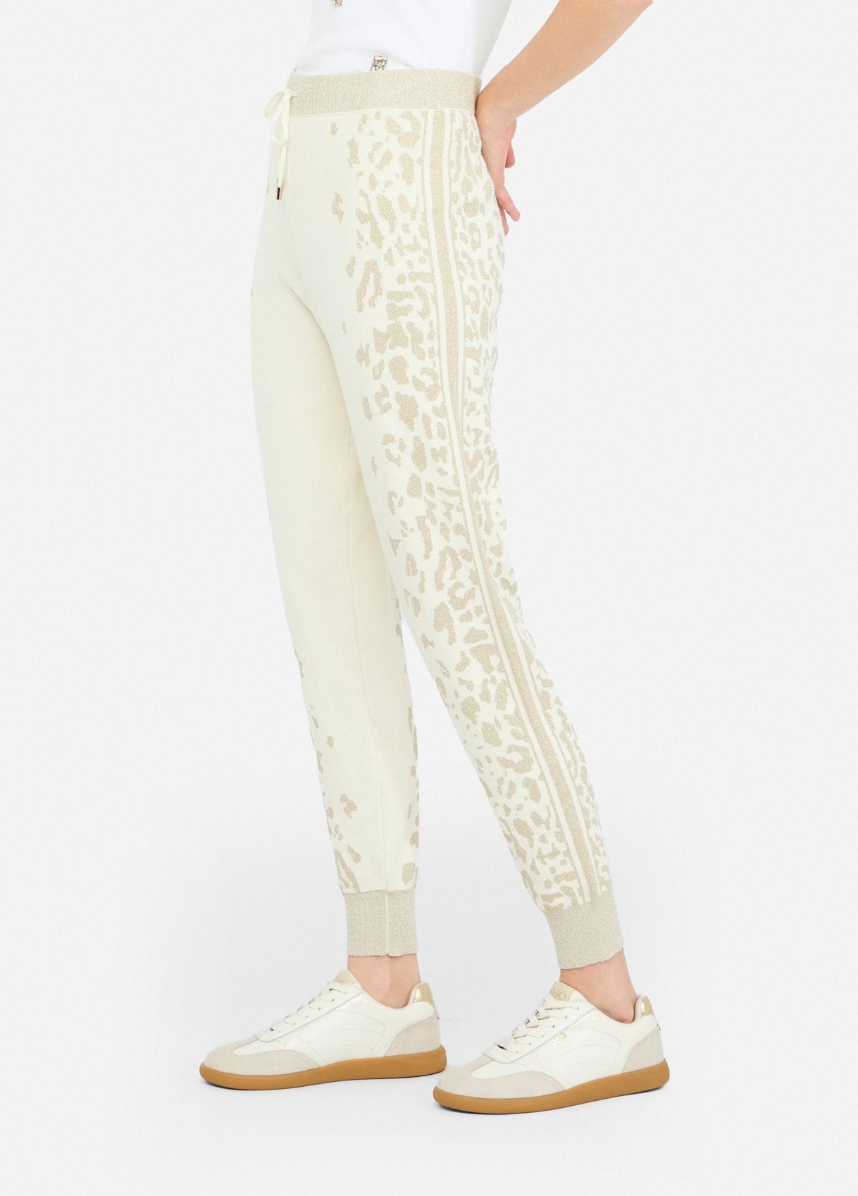 TF5174MS49IA4351XXS-Milky white