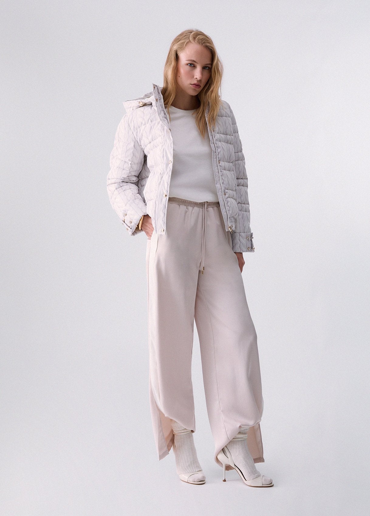 TF6041TS204D3021XXS-white
