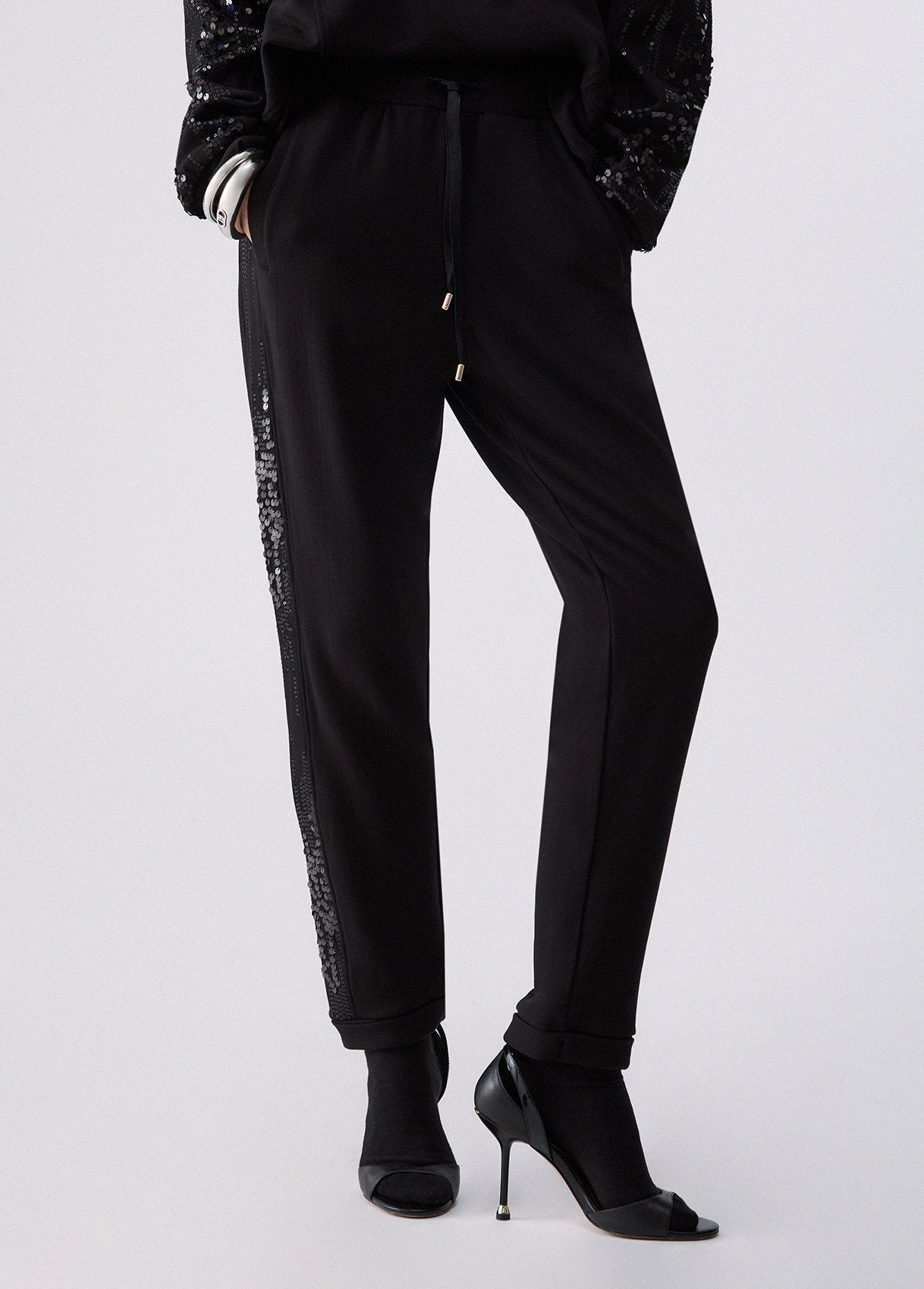 TF6143FS57622222XXS-black