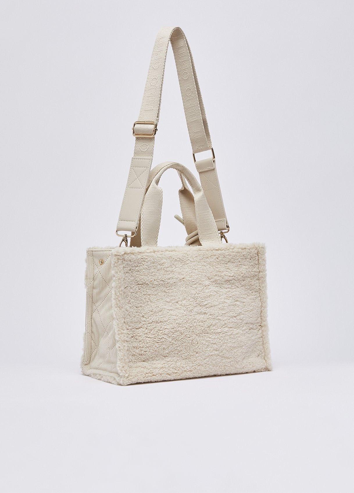 TF6215E117310701T.U.-white wool