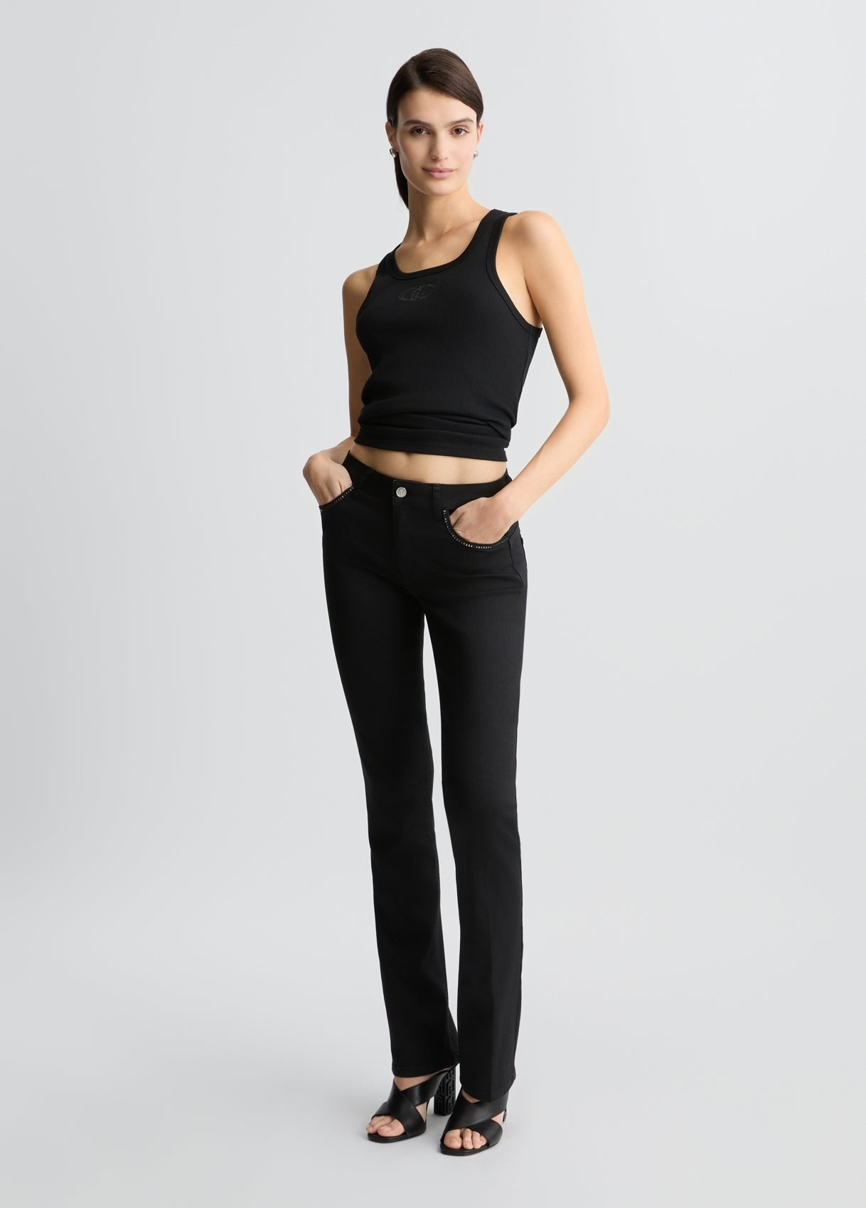 UA5025D02458717724-black denim