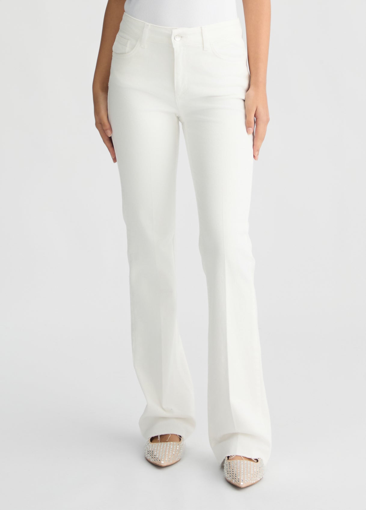UA5082T18161070124-white wool