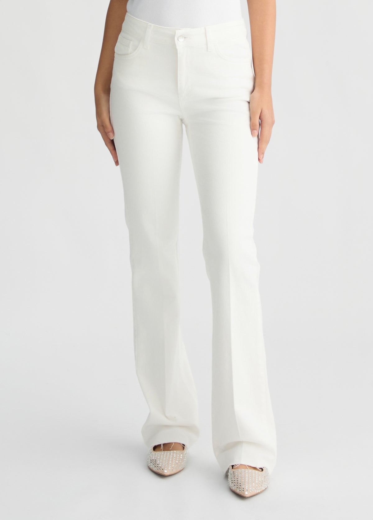 UA5082T18161070124-white wool