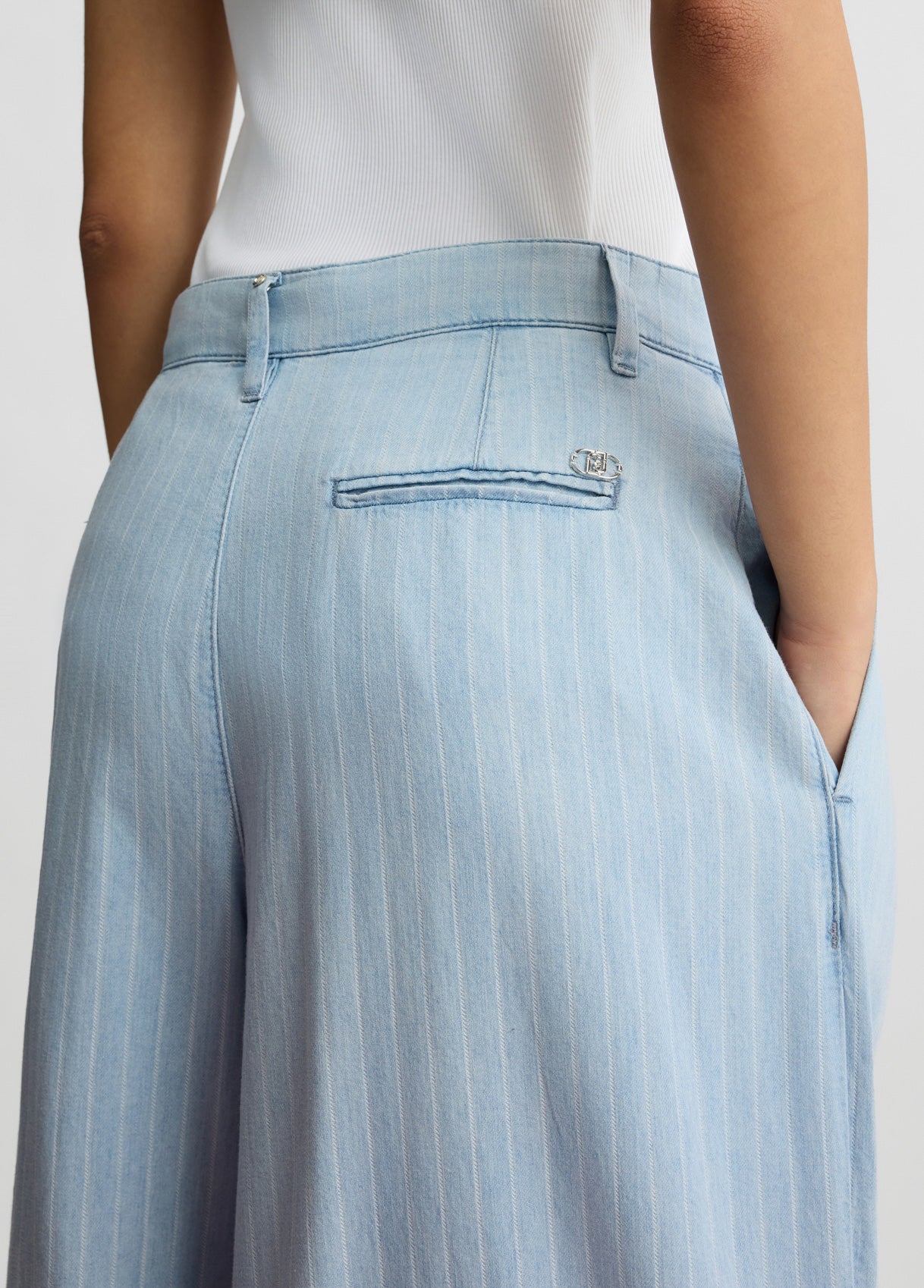 UA5123D49897882236-light denim
