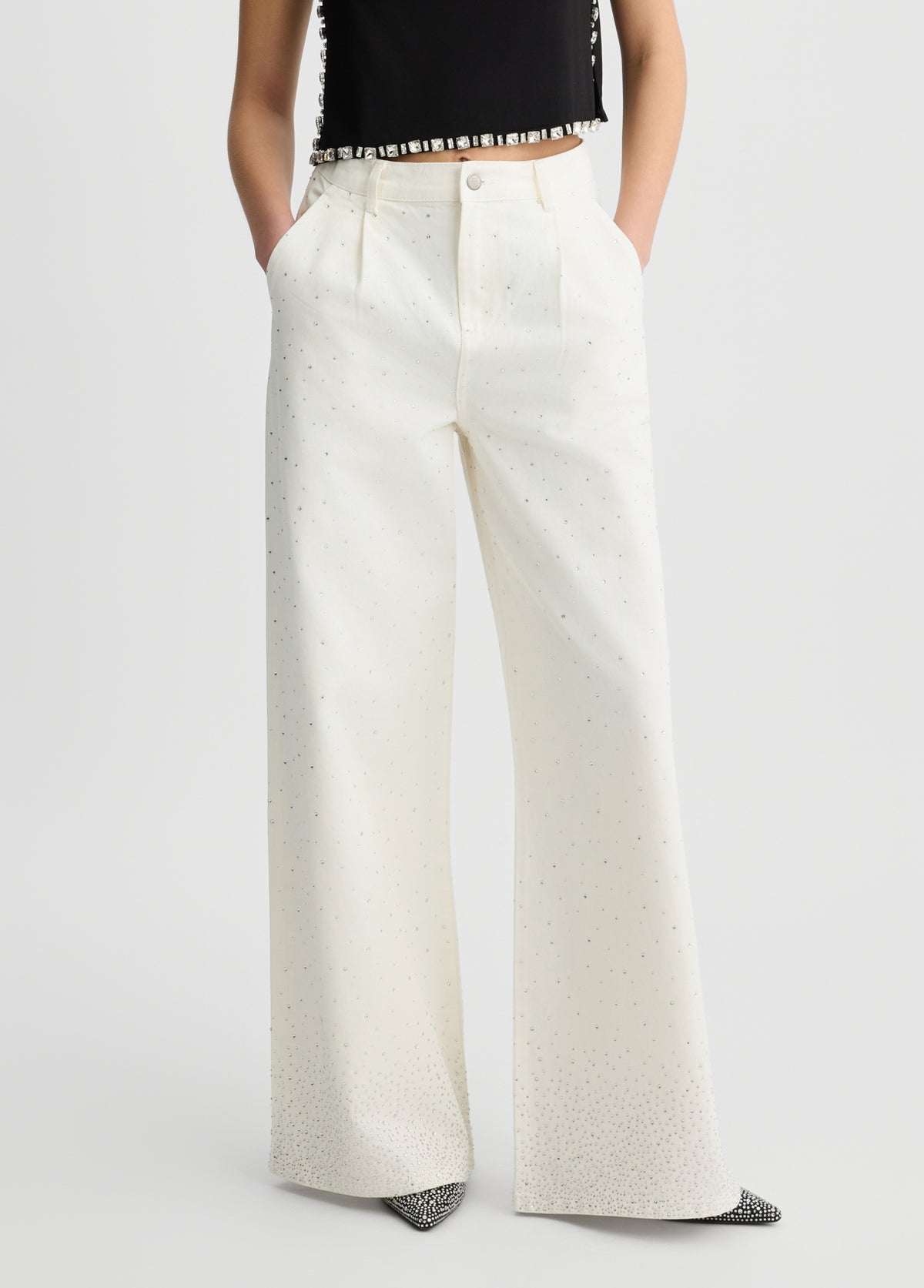 UA5168TS0991070124-white wool