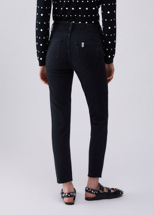 UA6035D03058748324-black denim