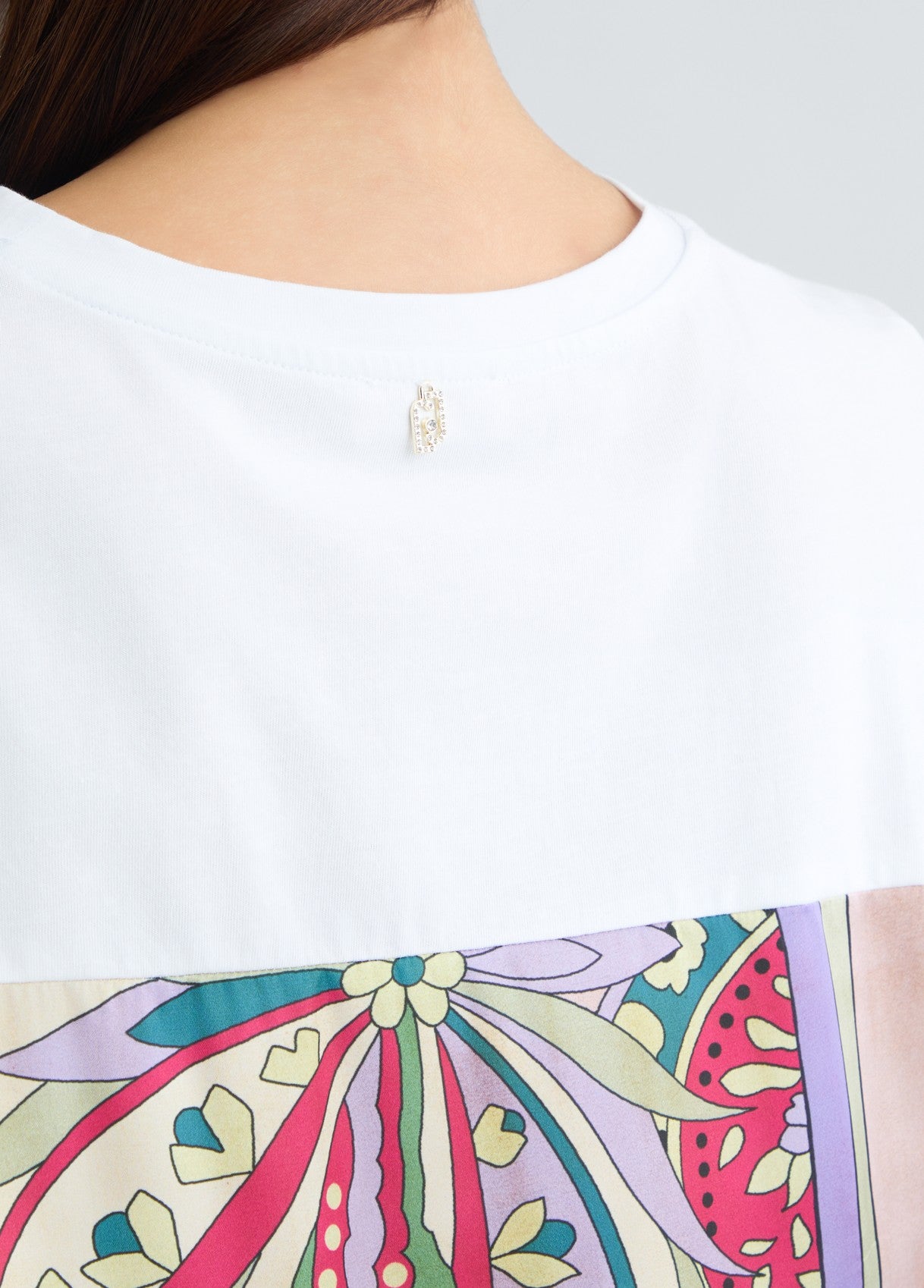 WA5155J6308M9556S-white/foulard