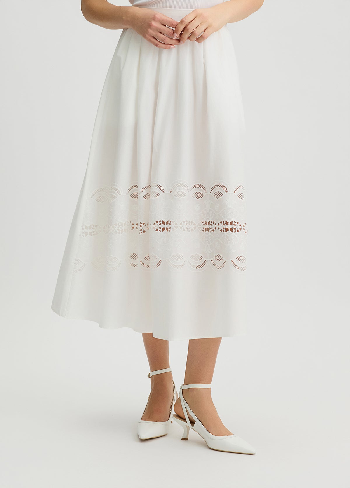 WA5258T48532030436-white